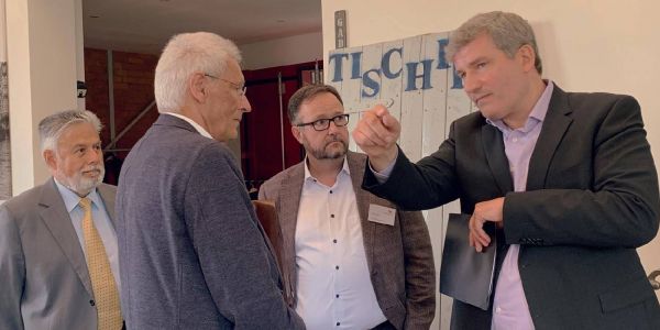 Metin Hakverdi bietet "Bericht aus Berlin" beim Wirtschaftsverein