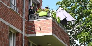3jähriger Junge stürzt von Balkon in Neugraben-Fischbek