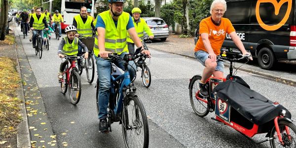 Tempo 30 in Heimfeld: Rund 100 Teilnehmer bei Fahrrad-Demo