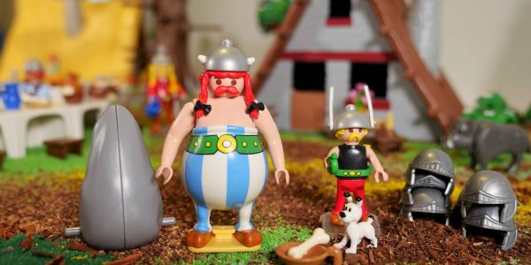 Sogar so begehrte Kult-Helden aus Kinderzeiten wie Asterix & Obelix sind im Museumsshop als PLAYMOBIL-Figuren zu bekommen. Foto: AMH Weihnachtsshopping: Besondere Geschenke aus dem Harburger Museum