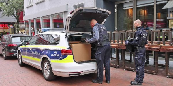Zolldurchsuchung in Hamburg-Harburg - Staatsanwaltschaft Oldenburg durchsucht mehrere Objekte in ganz Norddeutschland gegen sogenannte Kolonnenschieber