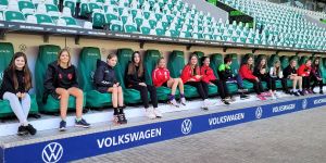 Fußball-Juniorinnen aus Fleestedt: Trainingslager beim VfL Wolfsburg