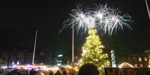 Harburger Weihnachtsmarkt: Ein tolles Feuerwerk und eine gute Bilanz