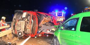 Rade - Schwerer Unfall auf der A1 - 6 verletzte