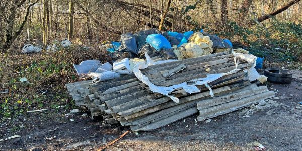 Erneut illegale Müllentsorgung am Bostelbeker Hauptdeich
