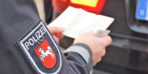 Drogen, Schwarzarbeit, Alkohol: Polizei kontrolliert 195 Fahrzeuge an der B3