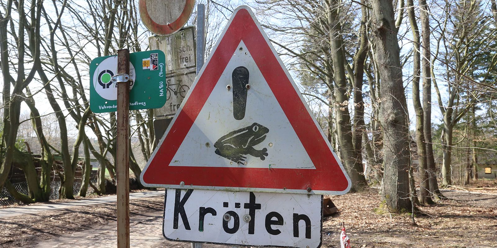 Straßensperrungen zum Krötenschutz in der Gemeinde Rosengarten