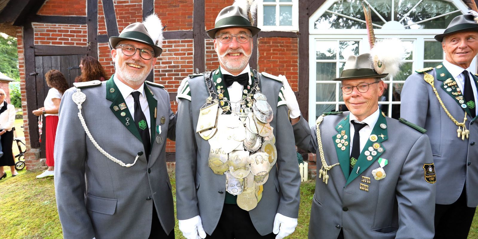 Mit Festplatz, Disco und Feuerwerk: Marmstorf feiert sein Vogelschießen