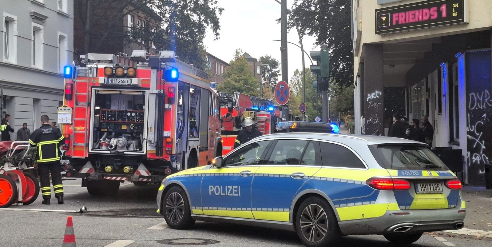 Wohnungsbrand in Wilhelmsburg: Großeinsatz für die Feuerwehr