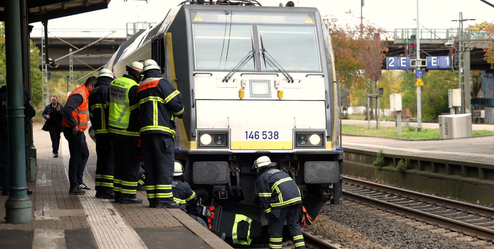 Rollstuhlfahrer stürzt in Harburg ins Gleis – nur leicht verletzt
