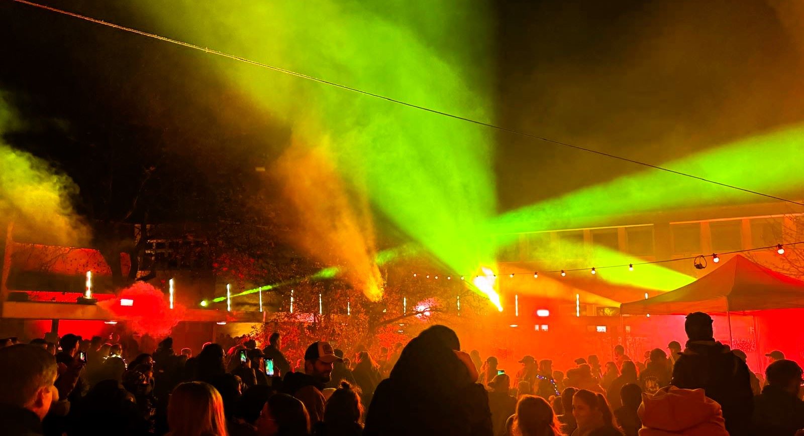 Bunte Lichter und Feuerwerk: 2500 Besucher beim Laternenfest der Alten Forst