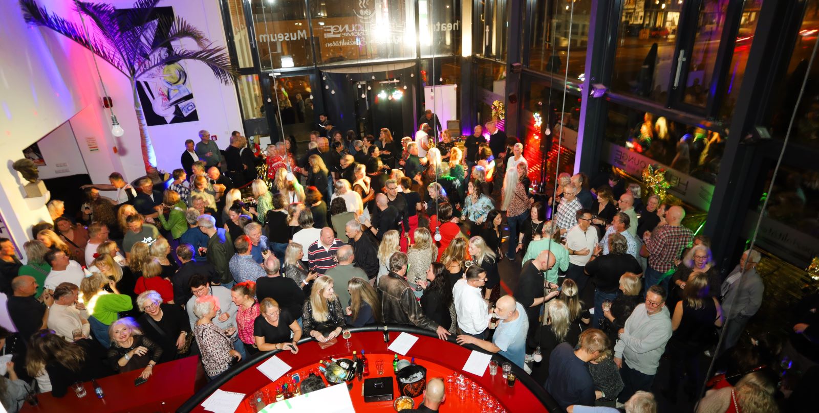 Partykracher an Nikolaus: 250 Gäste feierten die 32. Heavy-Christmas-Party