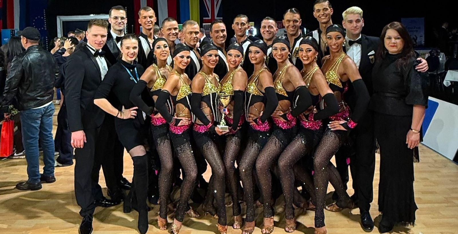 Formations-Team von Blau-Weiss Buchholz auf Platz 5 bei der Weltmeisterschaft in Wien