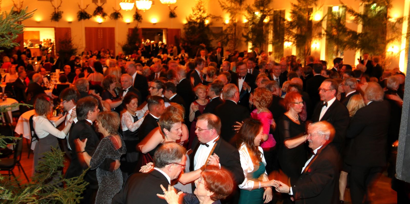 Der Jägerball kehrt zurück: Der „Tanz auf der Waldlichtung“ findet wieder statt