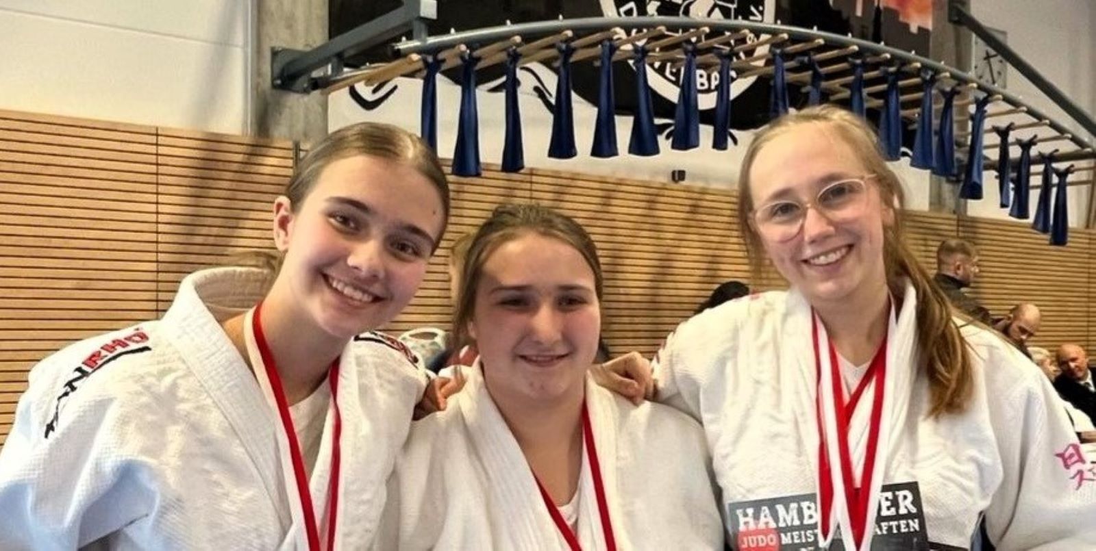 Die jüngsten Starterinnen im Team, Xenia Scheit, Julia Lewitzki und Linda Geerdts (alle KSC). Foto: privat Die jüngsten Starterinnen im Team, Xenia Scheit, Julia Lewitzki und Linda Geerdts (alle KSC),
