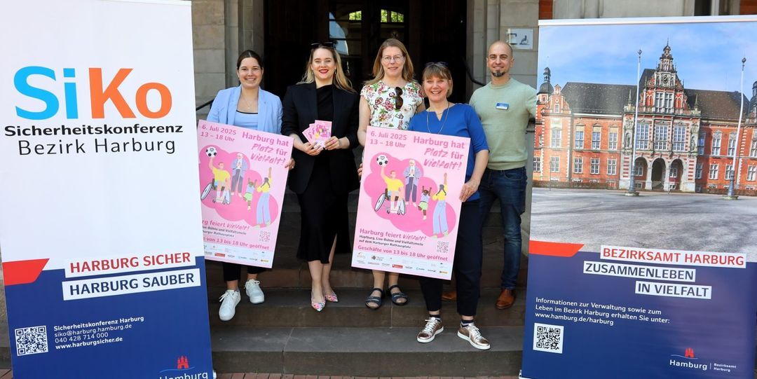 Harburgs Erlebnissonntag: Live-Bühne und Vielfaltsmeile auf dem Rathausplatz