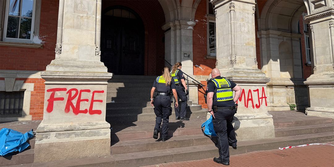Farbanschlag auf Rathaus: Polizei verdächtigt Linksextremisten