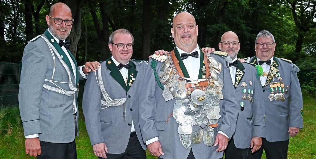 Heimfelder Vogelschießen: Wer wird Nachfolger von König Niels Kreller?