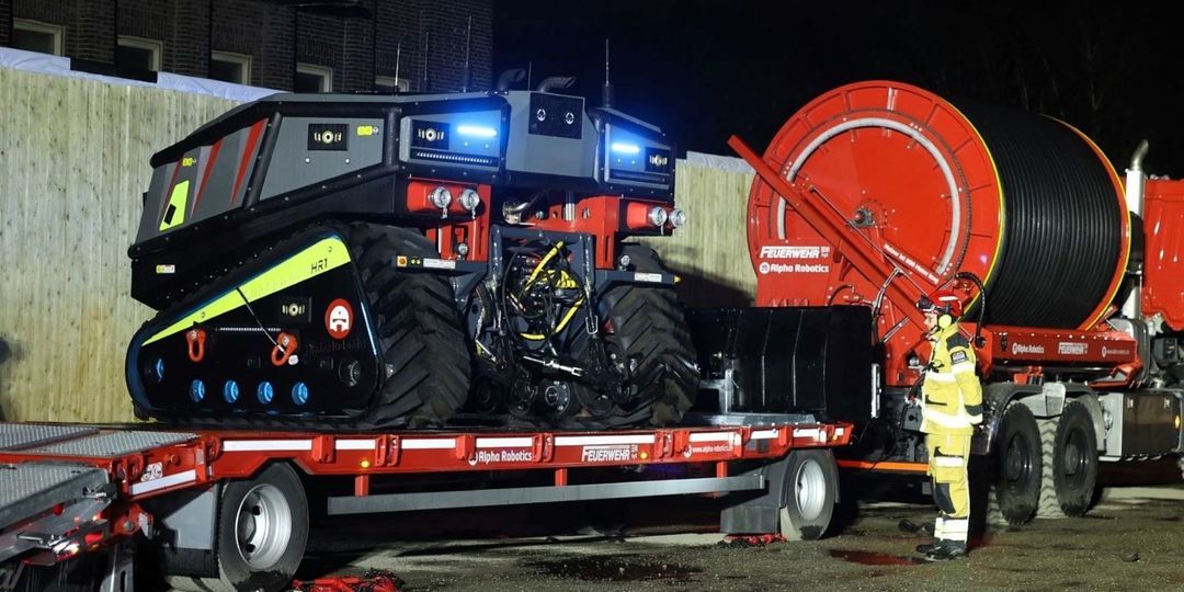 Nach Großbrand auf der Veddel: Löschroboter "Superwolf" im Einsatz