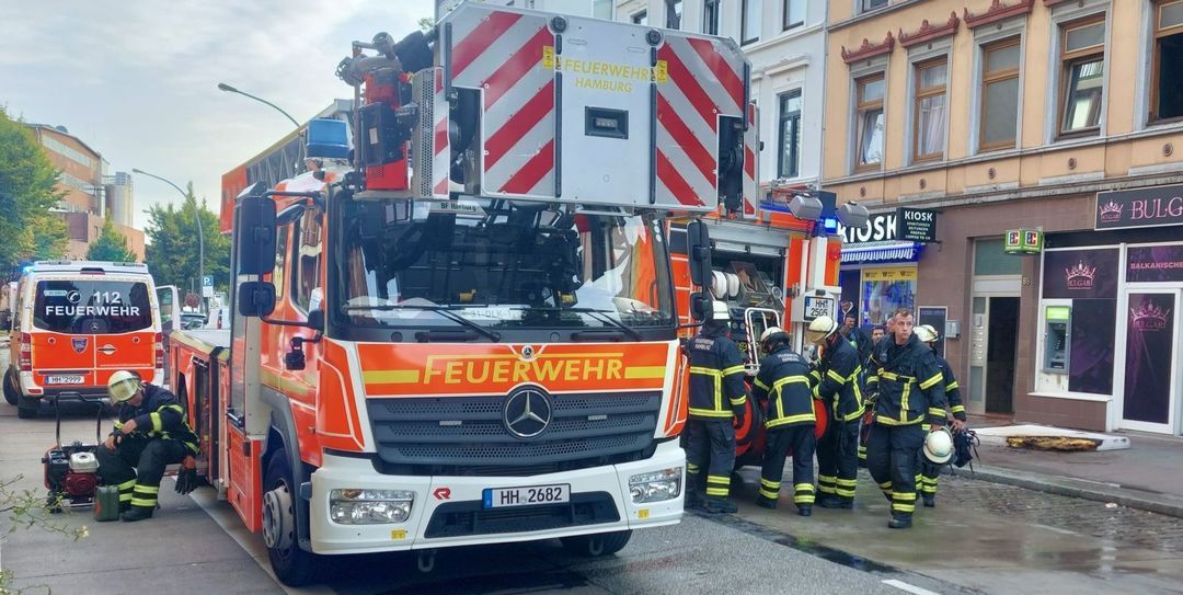 Feuer in Harburg: Zwei Verletzte bei Wohnungsbrand in der Wilstorfer Straße