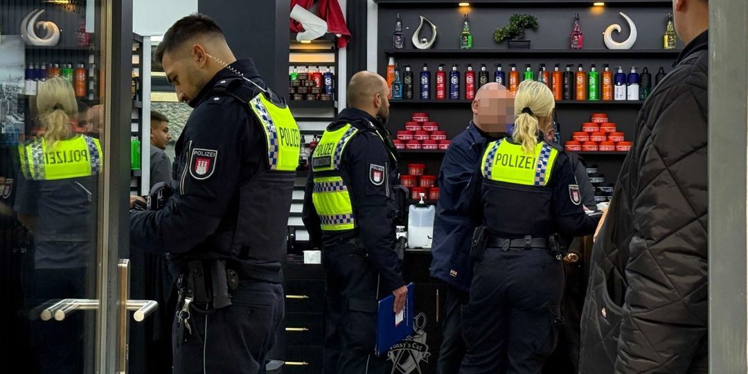 Razzia in fünf Barber-Shops: Steuertricks und viele Hygiene-Mängel