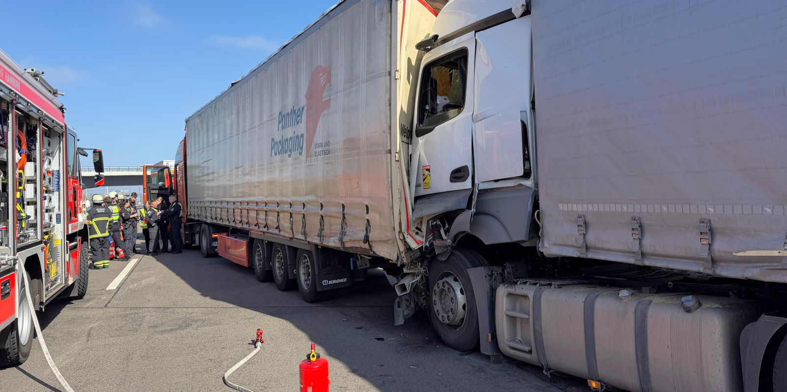Geduldsprobe auf der A7: Vollsperrung bei Moorburg nach Lkw-Unfall