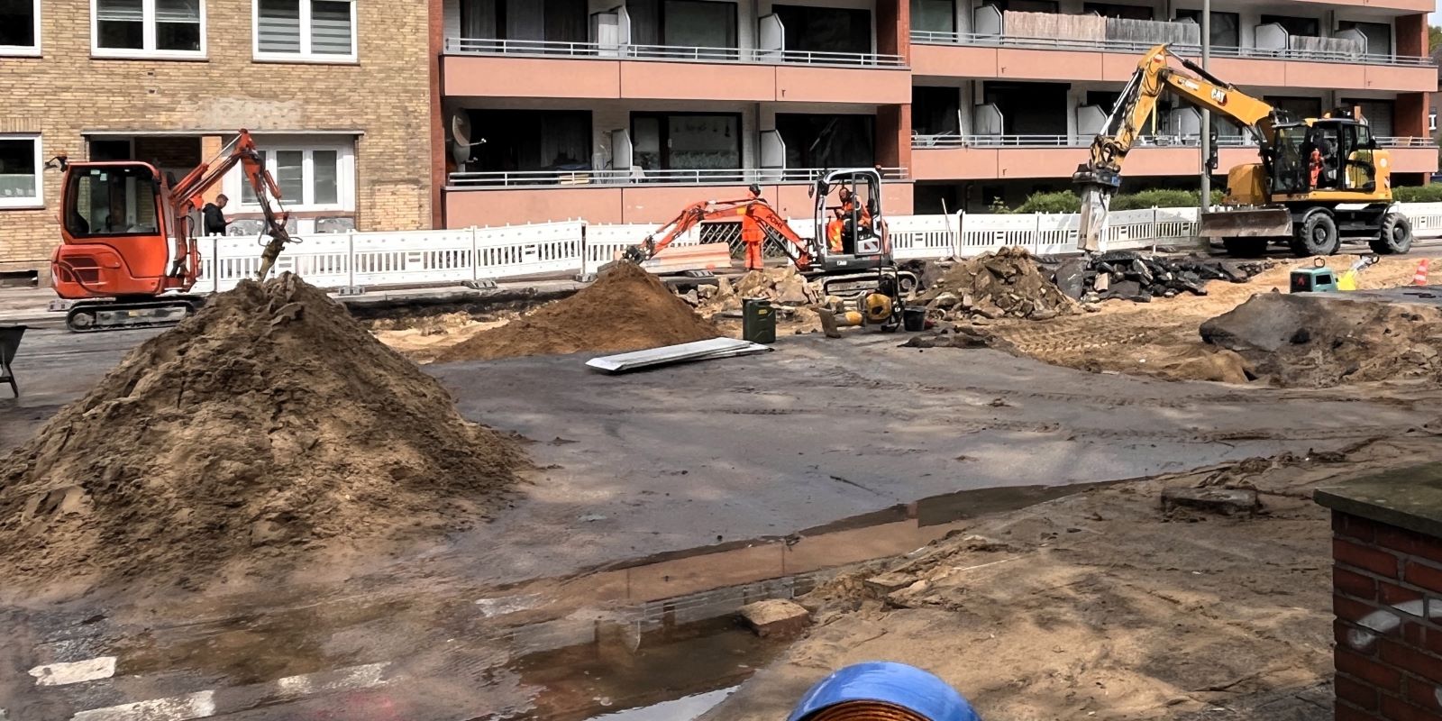 Sperrung Buxtehuder Straße: Reparaturarbeiten liefen am Feiertag mit Hochdruck
