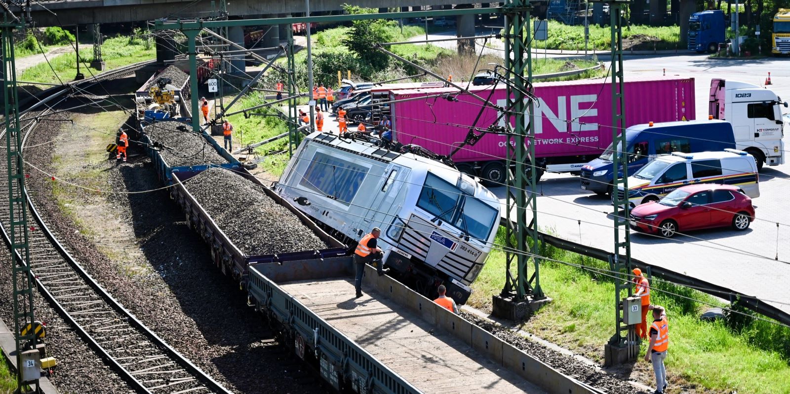 Frontalzusammenstoß auf Hafenbahn-Gleisen: Bahnverkehr im Hafen gestört
