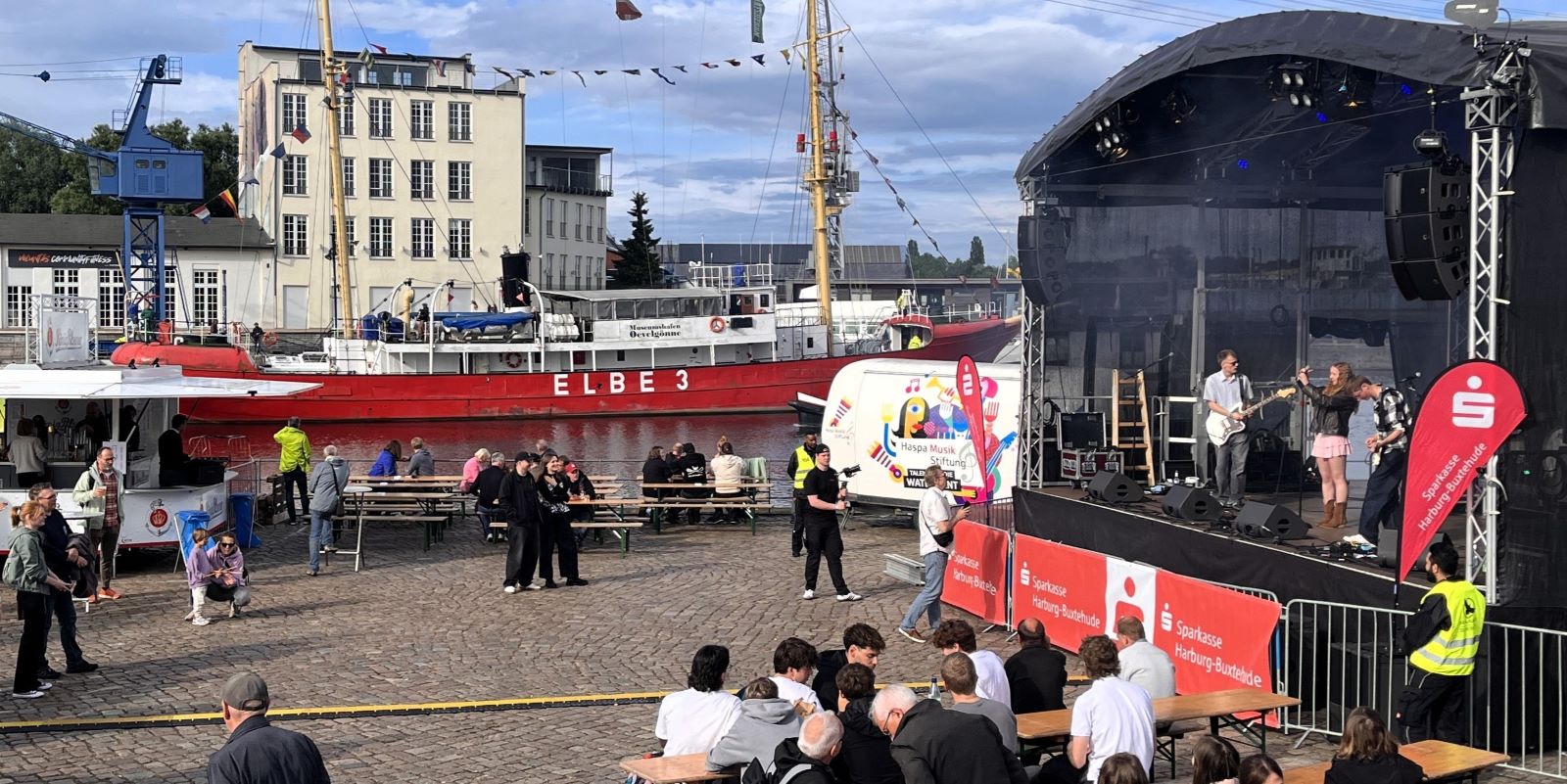 Tolles Wetter und gute Stimmung: Gelungener Auftakt für das Binnenhafenfest