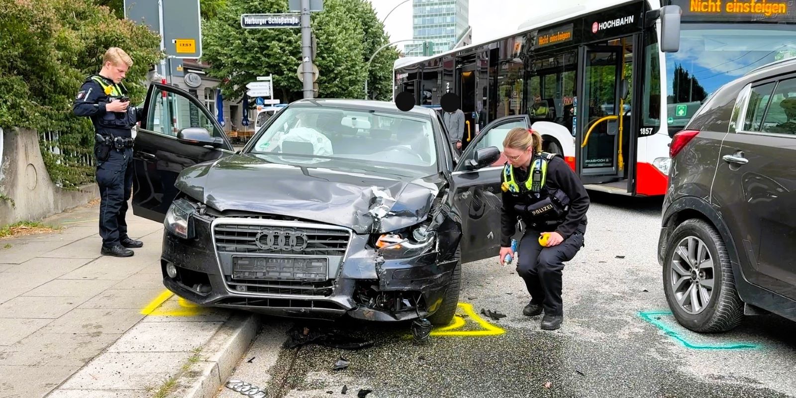 Zwei Verletzte bei Frontal-Crash nach Wendemanöver an der Seehafenbrücke