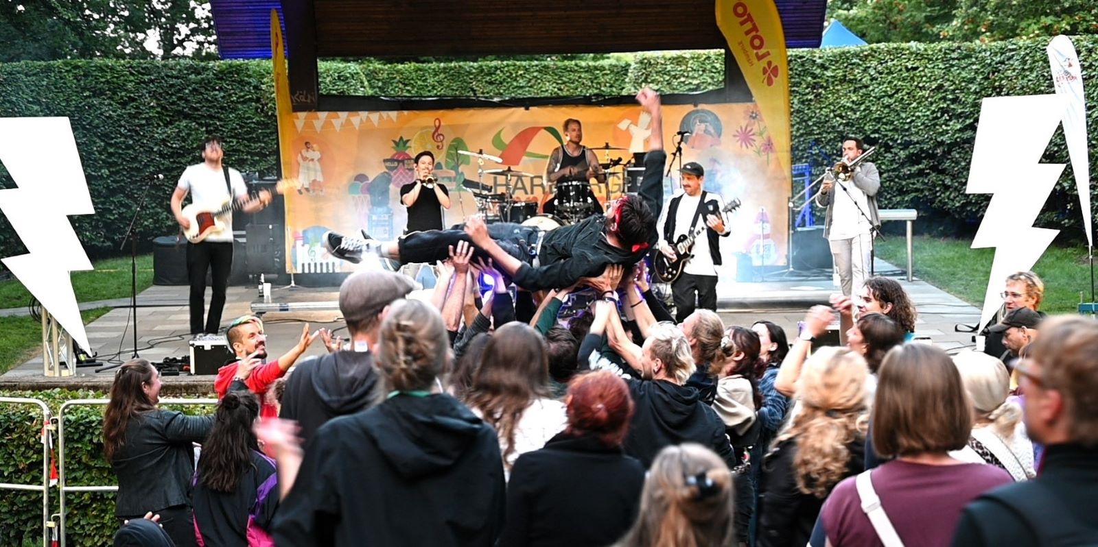 Beim Tag „Punk im Park“ wurde sogar gestagedived. Foto: Harburg Marketing