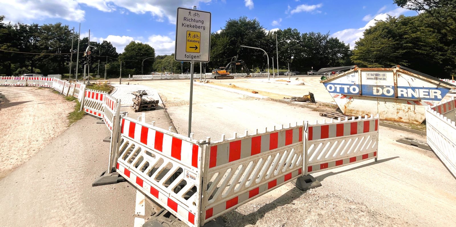 Die gesperrte Maldfeldstraße in Marmstorf. Foto: Christian Bittcher