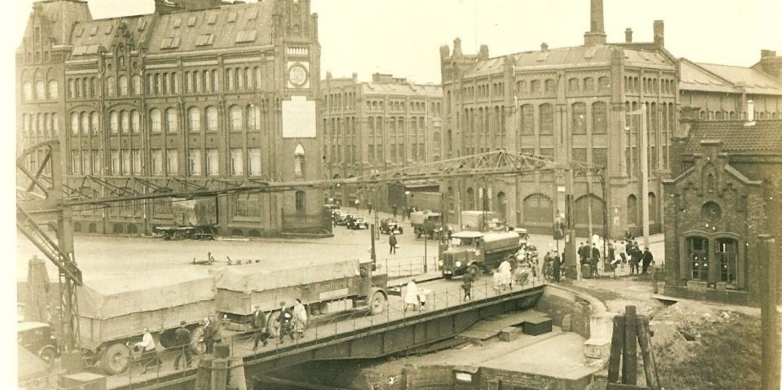 Die New-York Hamburger Gummi-Waaren Compagnie an der Nartenstraße, 1933. Foto HPA