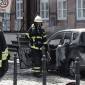 Pkw-Brand in Harburg: Flammen schlagen meterhoch – Hotelfassade in Gefahr
