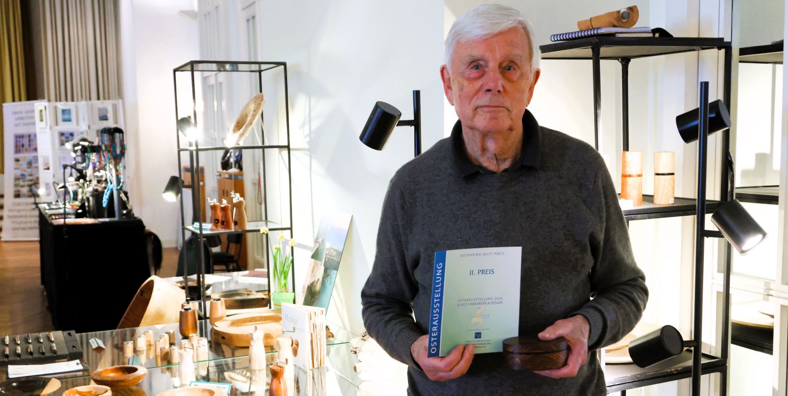 Hermann Savary, der seit Jahren mit seinen anspruchsvollen Holzarbeiten dabei ist, ist mit dem 2. Platz der Arbeitsgemeinschaft des Kunsthandwerks in Hamburg ausgezeichnet worden. Foto: zv