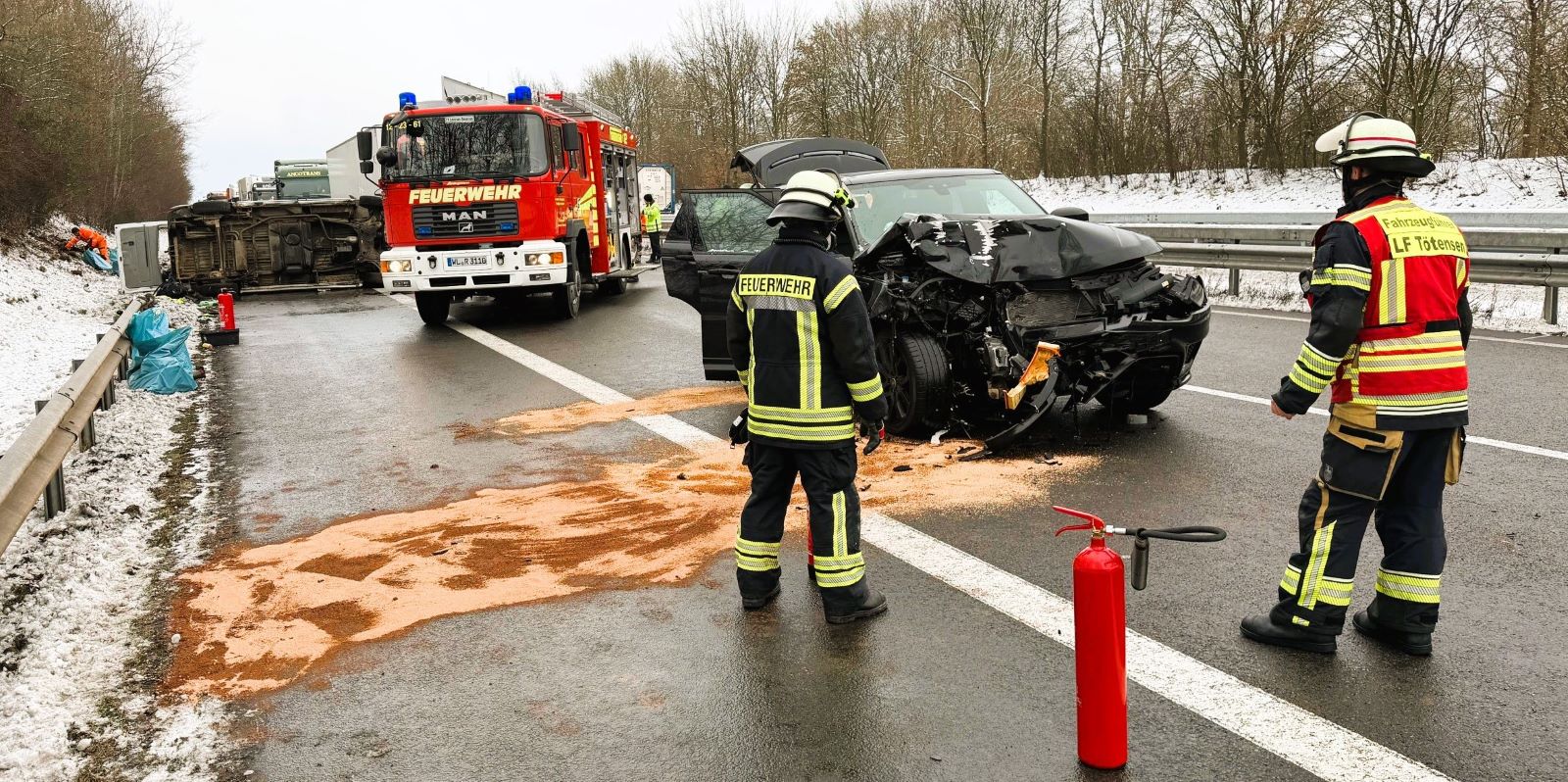 Unfall auf der A261: Drei Pkw waren an der Kollision beteiligt. Foto: Lenthe-Medien