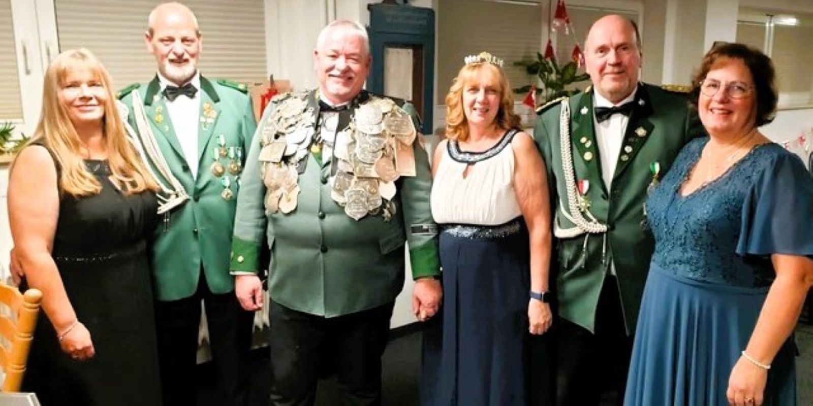 Das Eißendorfer Königsgespann erlebte einen wunderbaren Königsball: Sonja (v.l.) und Holger Schlüter, Werner und Regina Krug, Andreas und Stefanie Jepp. Foto: privat