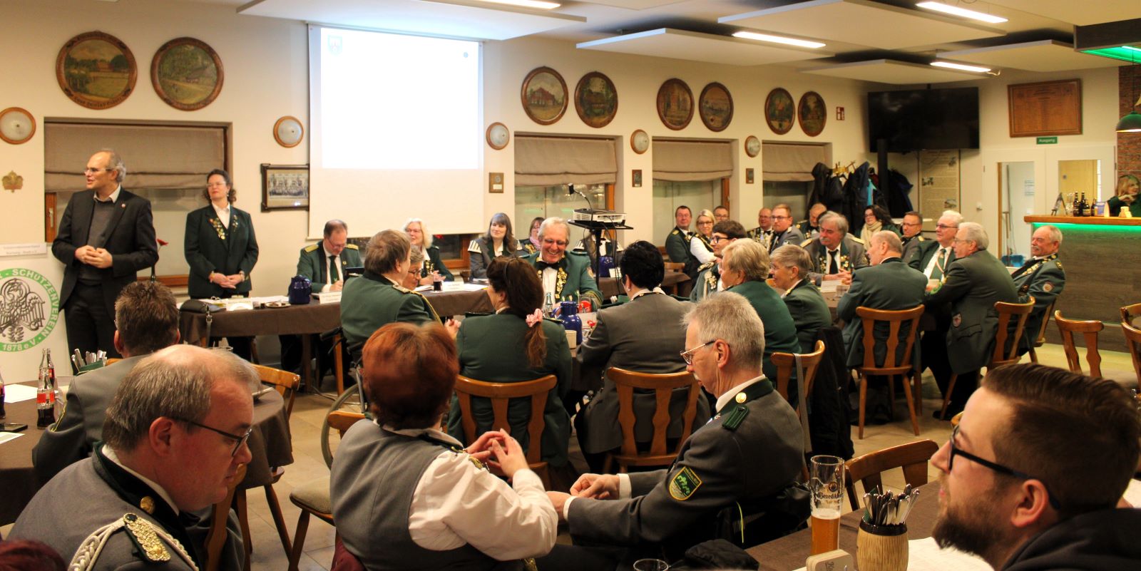 Harburgs Bezirksamtsleiter Christian Carstensen kam zur Kreisdelegiertenversammlung, um die Verbundenheit zwischen der Bezirkspolitik und dem Schützenwesen zu vertiefen.  Foto: Schützenkreisverband Harburg-Stadt e.V.