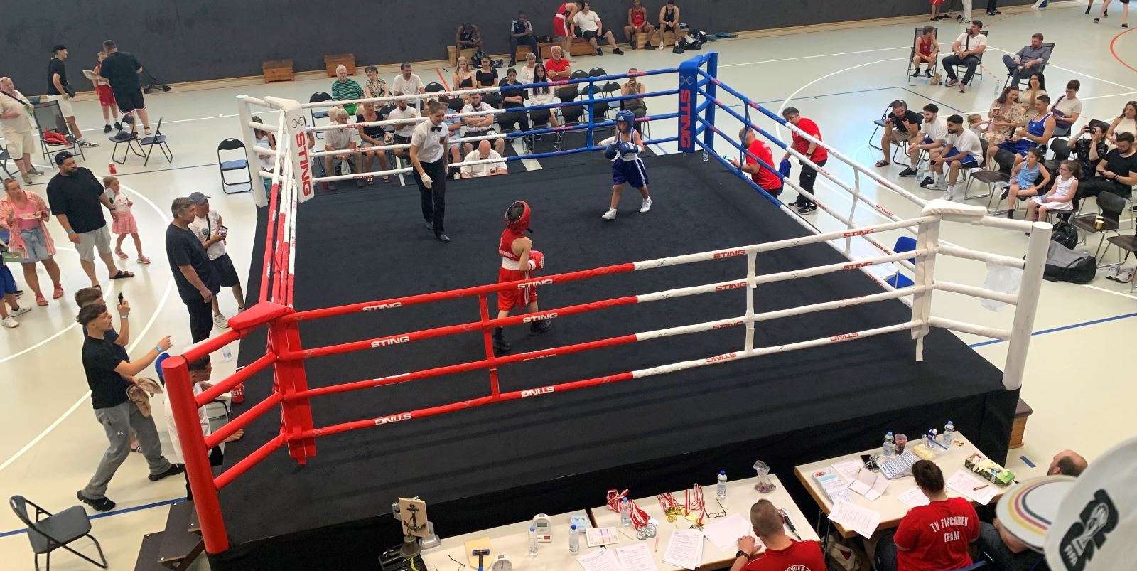 Mit einer großen Jugend- und Erwachsenen-Boxveranstaltung hat der TV-Fischbek seinen neuen Boxring eingeweiht. Foto: TV-Fischbek