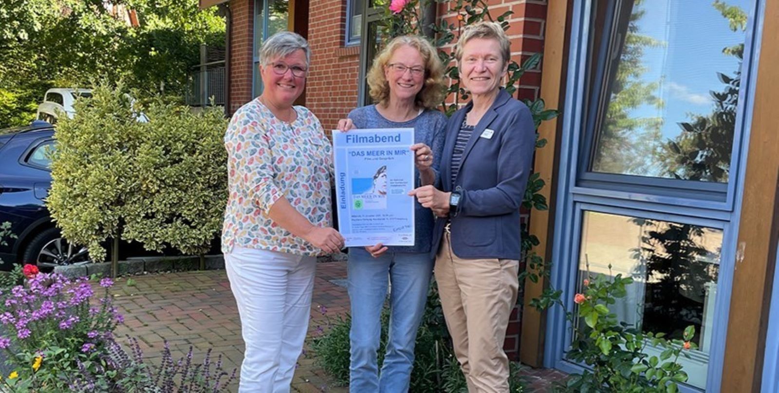 Sie haben drei Veranstaltungen für die Hospizwoche organisiert: Hospizleiterin Britta True (v. l.), Seelsorgerin Hella Lemke und DRK-Fundraiserin Dr. Simone Thiede. Foto: DRK Harburg