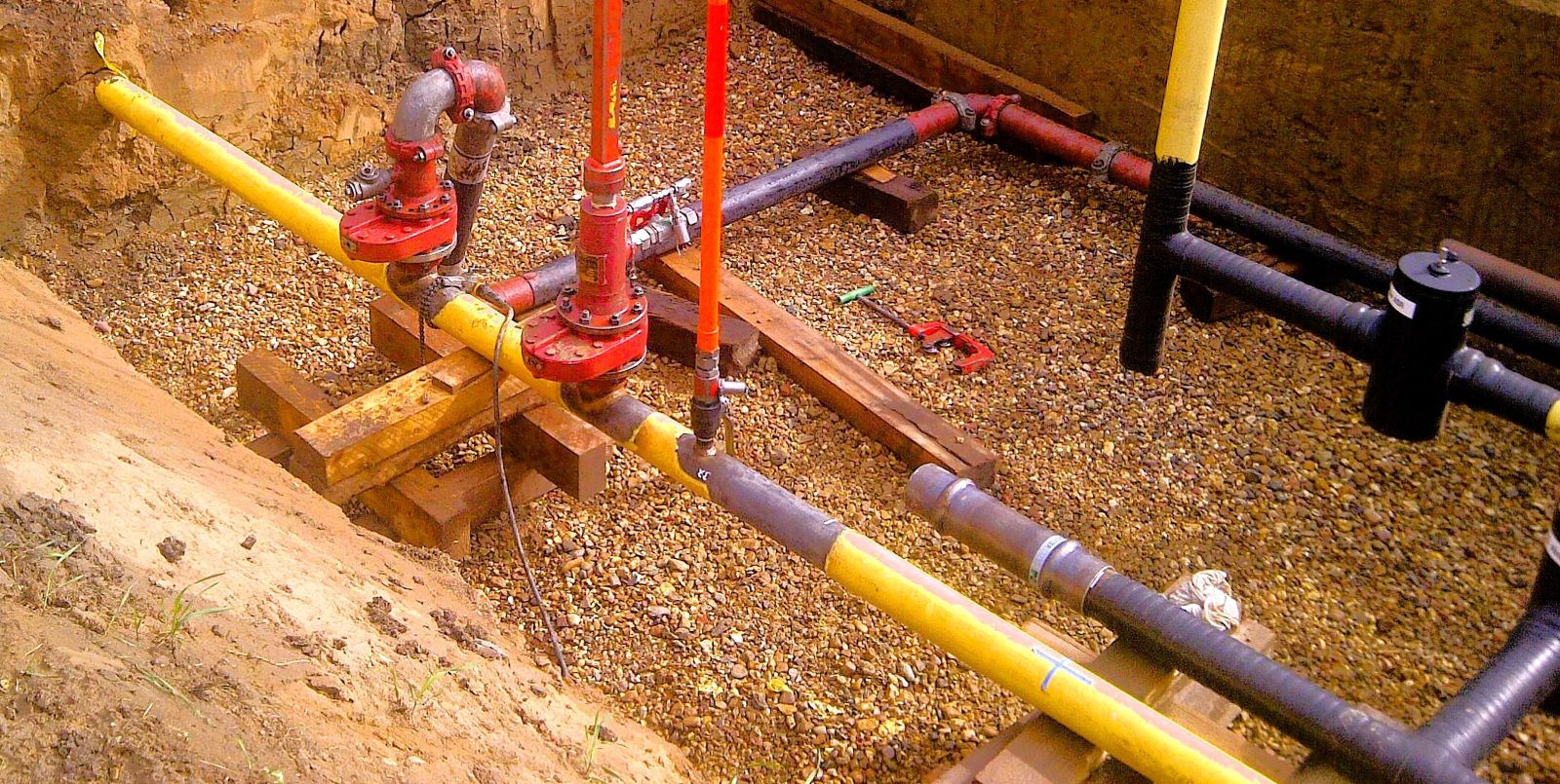 Bestehende Erdgasinfrastrukturen enthalten sehr unterschGasnetz Hamburg prüft jetzt bei einem Projekt in Harburg, welche technischen Veränderungen notwendig sind, um Rohre und Anschlüsse zur Versorgung mit grünem Wasserstoff einzusetzen. Foto: Gasnetz Hamburg