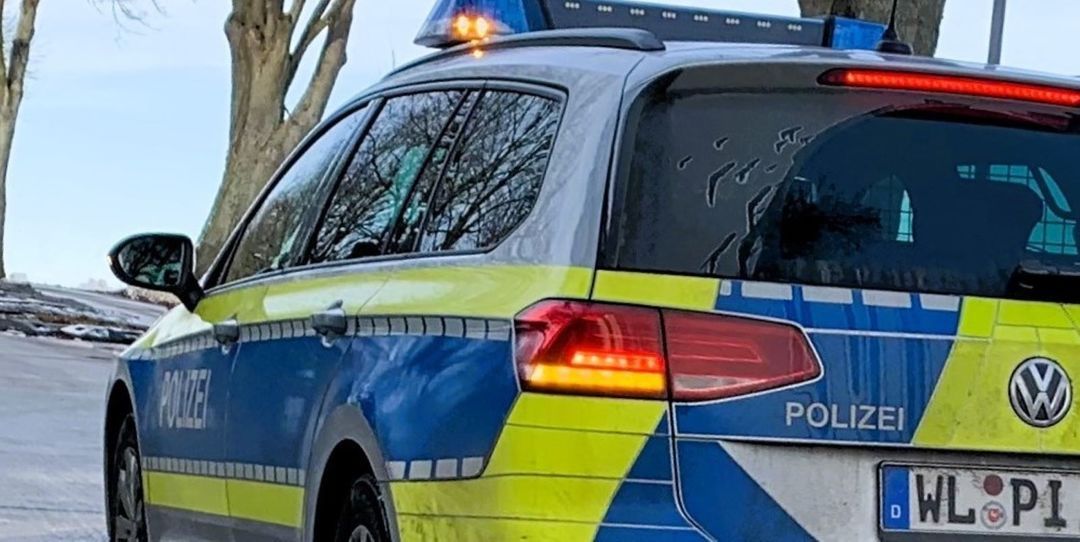 Ungewöhnlicher Einsatz am Karfreitag: Polizei rettet Osterhasen aus Pool