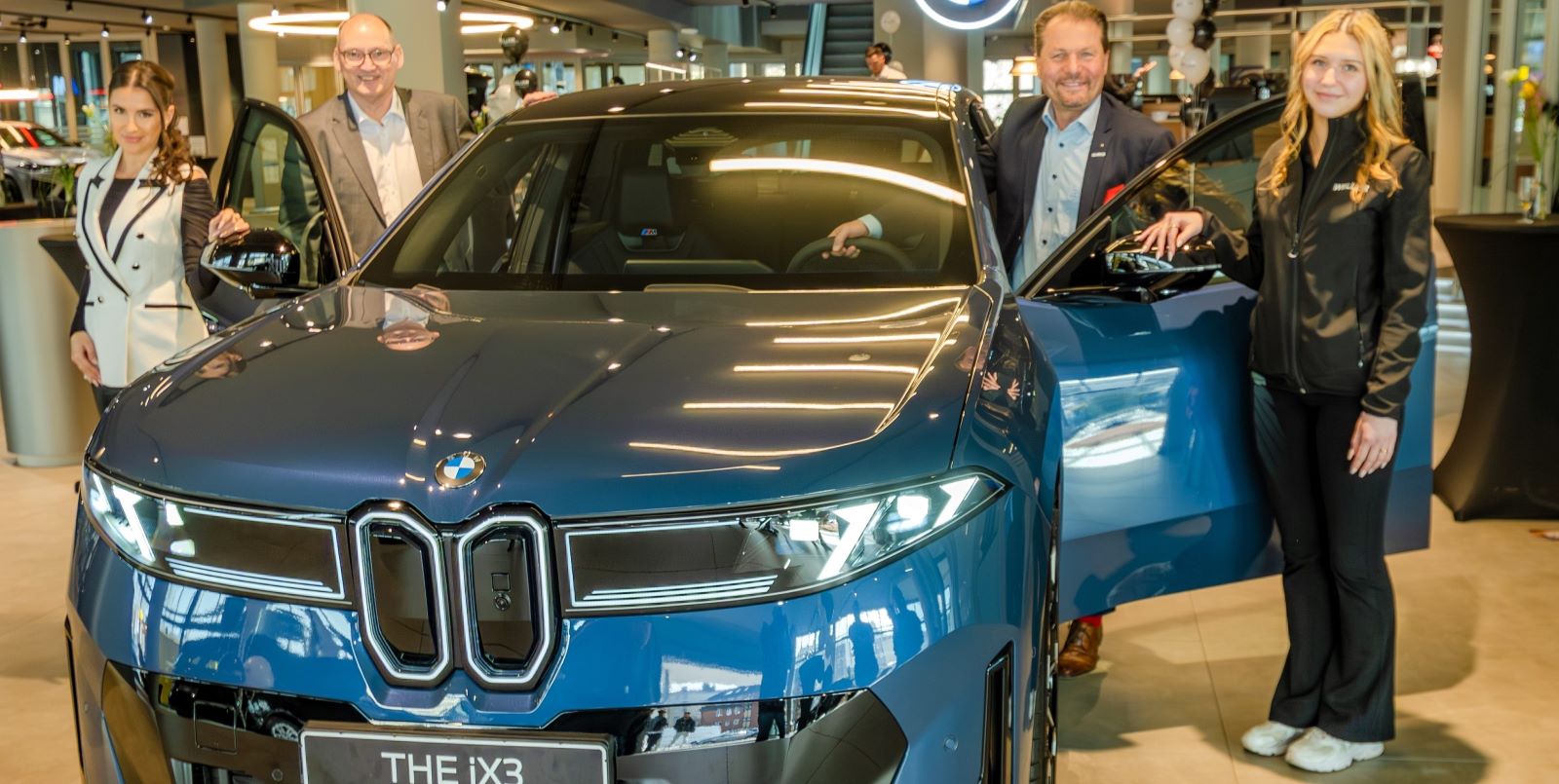 Bei WELLER Hamburg-Harburg wurde am vergangenen Wochenende die Markteinführung des neuen BMW iX3 gefeiert. Foto: Weller